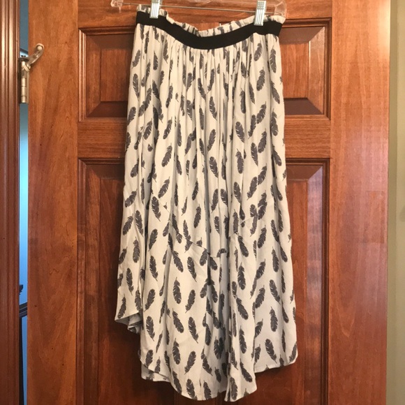 Feather print asymmetrical skirt - Picture 2 of 6